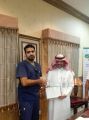 الممرض منصور عبدالله الربيع الحميان يحصل على وسام الحد الجنوبي